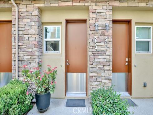 253 E. Jeanette Lane