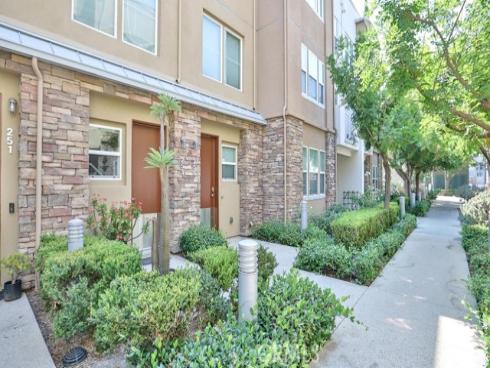 253 E Jeanette Lane, Santa Ana, CA