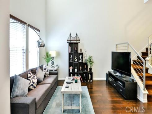 253 E Jeanette Lane, Santa Ana, CA