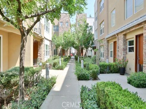 253 E Jeanette Lane, Santa Ana, CA