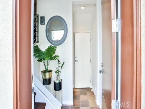 253 E Jeanette Lane, Santa Ana, CA