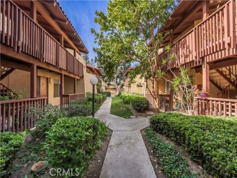 1040 W Macarthur  35  Boulevard, Santa Ana, CA