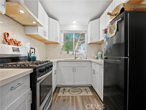 611 S Orange  10  Avenue, Santa Ana, CA