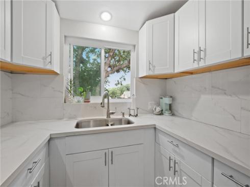 611 S Orange  10  Avenue, Santa Ana, CA