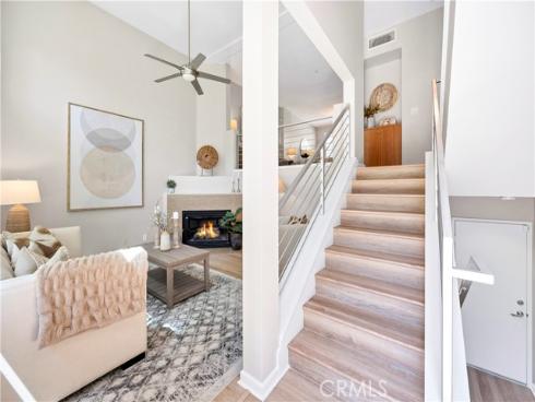 452 E. Jeanette Lane