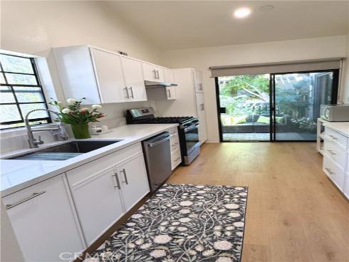 2510 W Macarthur B Boulevard, Santa Ana, CA