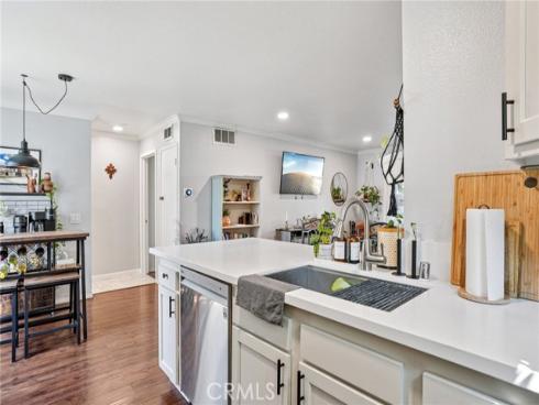 1062  Cabrillo Park  B  Drive, Santa Ana, CA