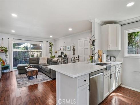 1062  Cabrillo Park  B  Drive, Santa Ana, CA