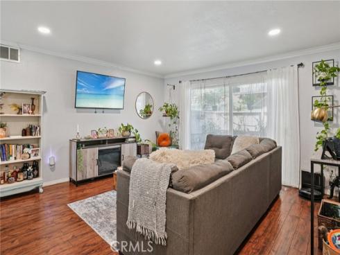 1062  Cabrillo Park  B  Drive, Santa Ana, CA