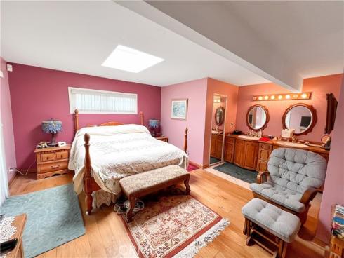 2021  Kristi   Lane, Santa Ana, CA