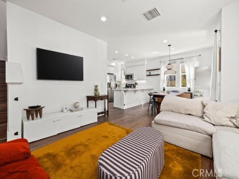 1416 N Harbor 6 Boulevard, Santa Ana, CA