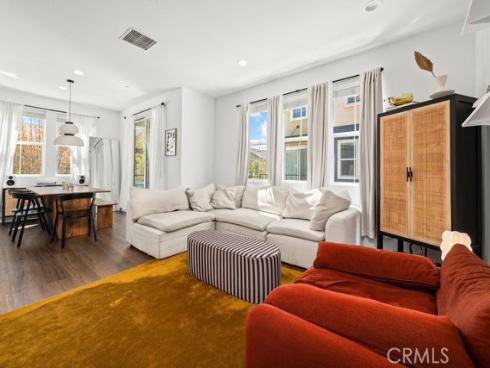 1416 N Harbor 6 Boulevard, Santa Ana, CA