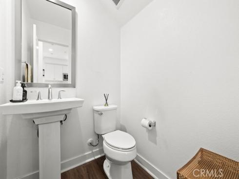 1416 N Harbor 6 Boulevard, Santa Ana, CA