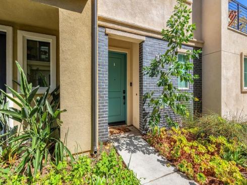 1416 N Harbor 6 Boulevard, Santa Ana, CA