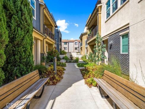 1416 N Harbor 6 Boulevard, Santa Ana, CA