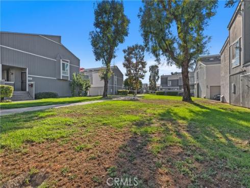 2730 W Segerstrom  D  Avenue, Santa Ana, CA