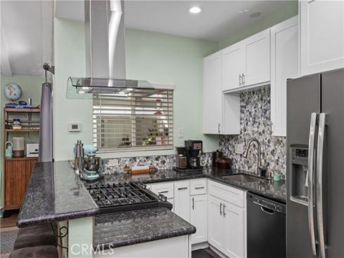 2730 W Segerstrom  D  Avenue, Santa Ana, CA