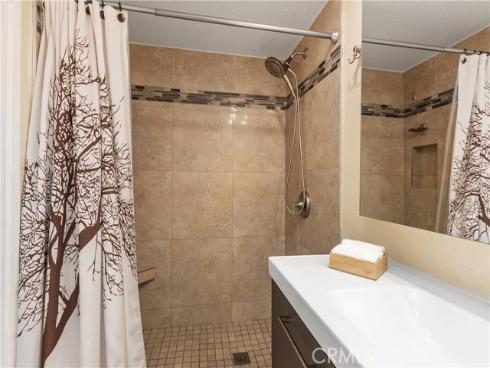 2730 W Segerstrom  D  Avenue, Santa Ana, CA