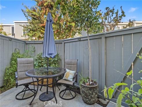 2730 W Segerstrom  D  Avenue, Santa Ana, CA