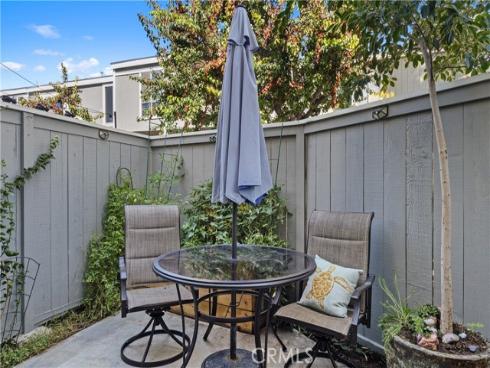 2730 W Segerstrom  D  Avenue, Santa Ana, CA