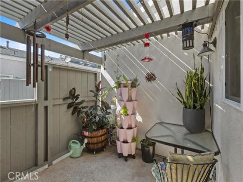 2730 W Segerstrom  D  Avenue, Santa Ana, CA