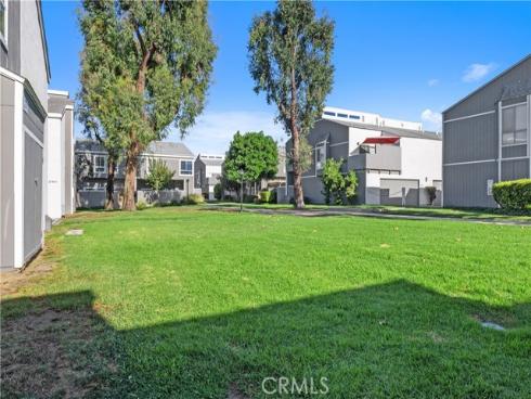 2730 W Segerstrom  D  Avenue, Santa Ana, CA