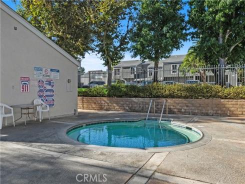 2730 W Segerstrom  D  Avenue, Santa Ana, CA