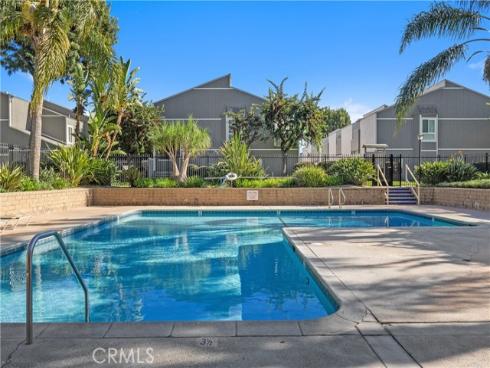 2730 W Segerstrom  D  Avenue, Santa Ana, CA