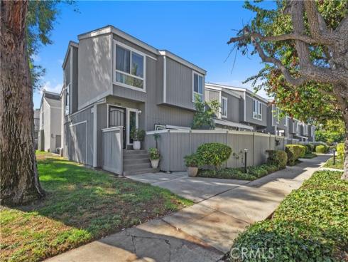 2730 W Segerstrom  D  Avenue, Santa Ana, CA