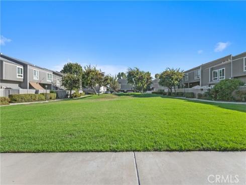 2730 W Segerstrom  D  Avenue, Santa Ana, CA