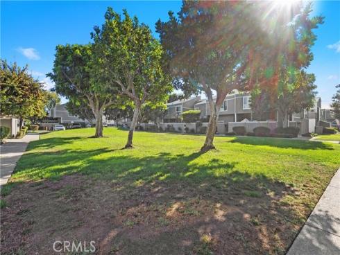 2730 W Segerstrom  D  Avenue, Santa Ana, CA