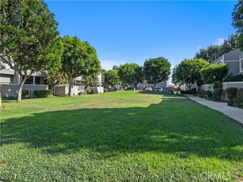 2730 W Segerstrom  D  Avenue, Santa Ana, CA