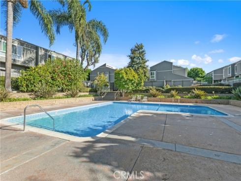 2730 W Segerstrom  D  Avenue, Santa Ana, CA