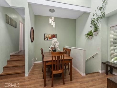 2730 W Segerstrom  D  Avenue, Santa Ana, CA