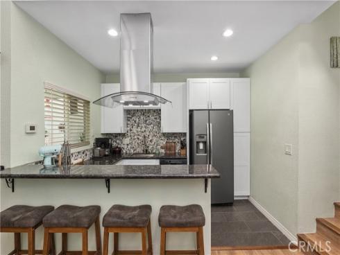 2730 W Segerstrom  D  Avenue, Santa Ana, CA