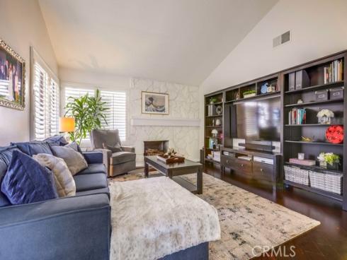 1903 E Fruit   Street, Santa Ana, CA