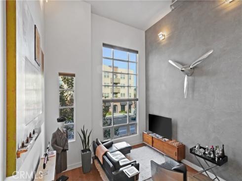 706 N. Santiago Street