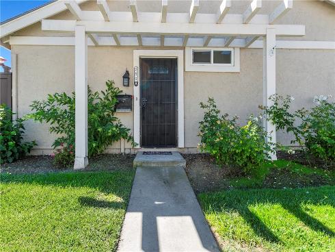 250  Carriage  , Santa Ana, CA