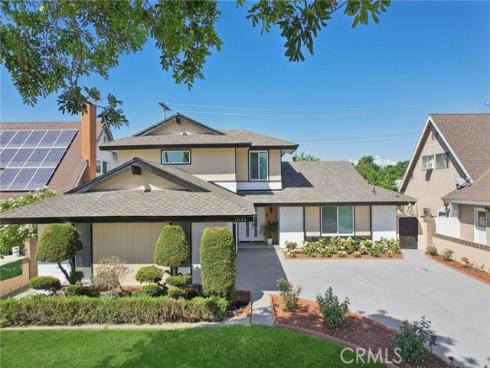 1533 W San Lorenzo Ave