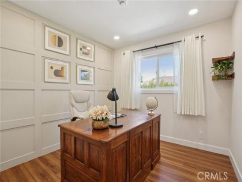 1533  W San Lorenzo Ave  , Santa Ana, CA