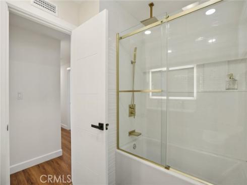 1533  W San Lorenzo Ave  , Santa Ana, CA