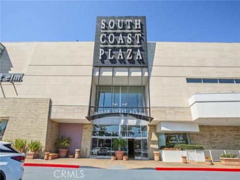 1533  W San Lorenzo Ave  , Santa Ana, CA