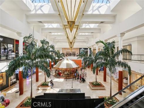 1533  W San Lorenzo Ave  , Santa Ana, CA