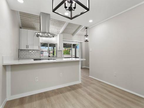 1030 W. Macarthur Boulevard 132