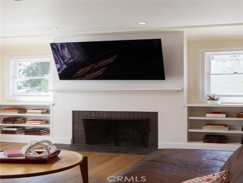 2556 N Valencia Street, Santa Ana, CA