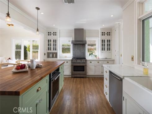 2556 N Valencia Street, Santa Ana, CA