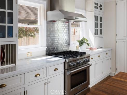 2556 N Valencia Street, Santa Ana, CA