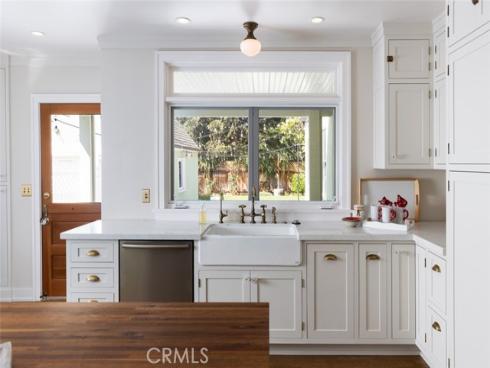 2556 N Valencia Street, Santa Ana, CA