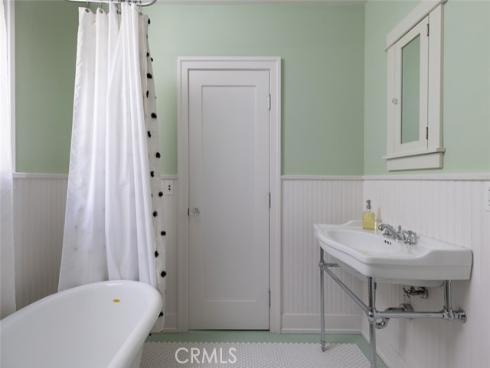 2556 N Valencia Street, Santa Ana, CA