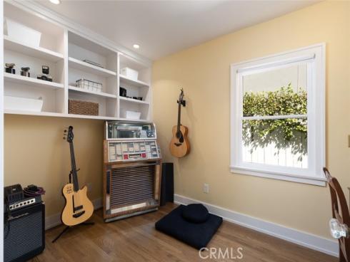 2556 N Valencia Street, Santa Ana, CA